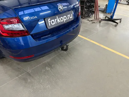 Фаркоп Steinhof для Skoda Octavia 2012-2020 V-063 в Воронеж