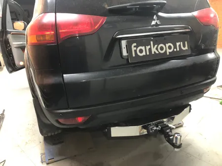 Фаркоп TowRus для Mitsubishi Pajero Sport 2008-2017 (с нерж. накладкой) 159366 в Воронеж