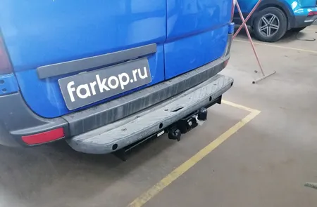 Фаркоп Steinhof для Volkswagen Crafter 2006-2016 (для а/м со ступенькой) V-033 в Воронеж