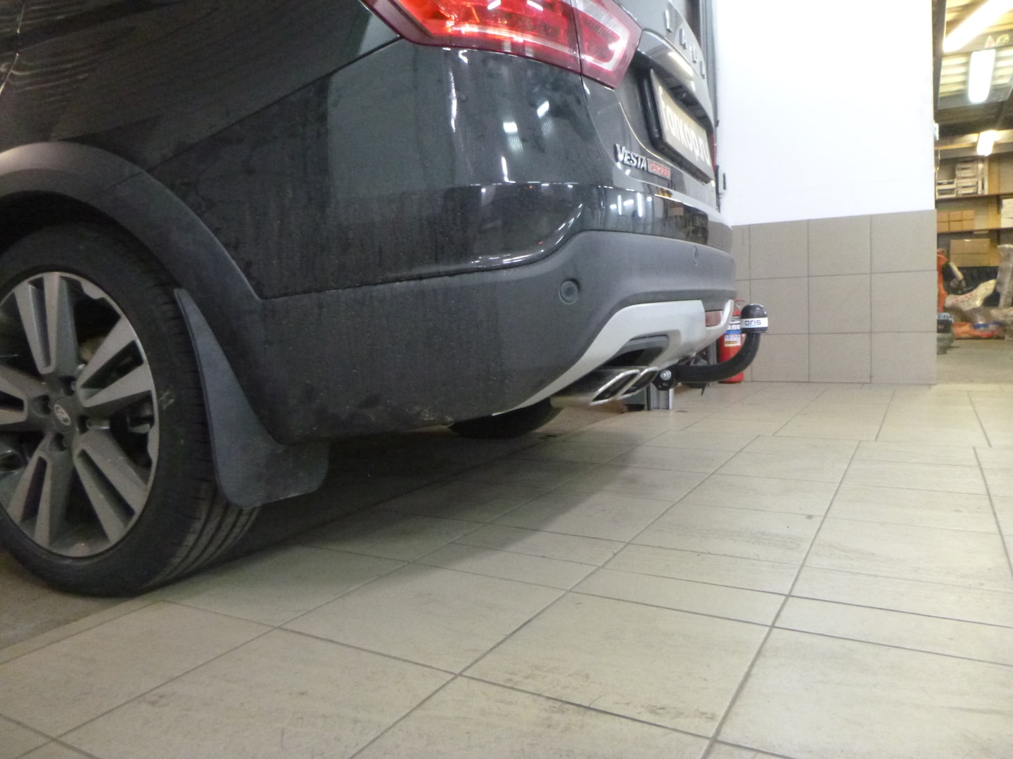 Установили Фаркоп Bosal на автомобиль Lada Vesta SW Cross