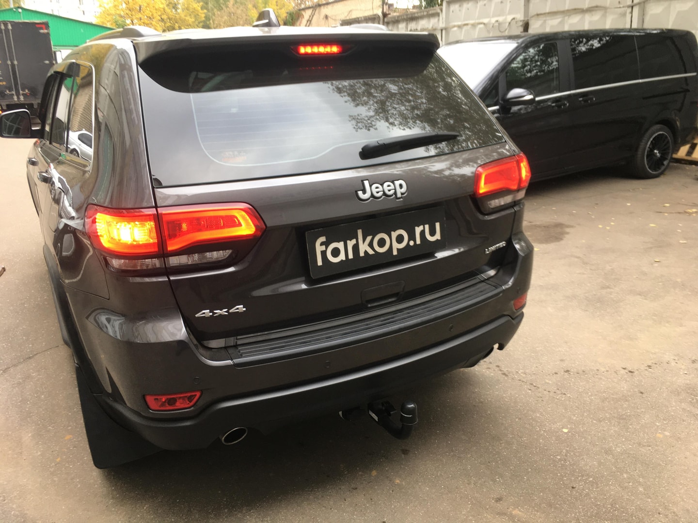 Установили фаркоп Steinhof для Jeep Grand Cherokee 2019 г.