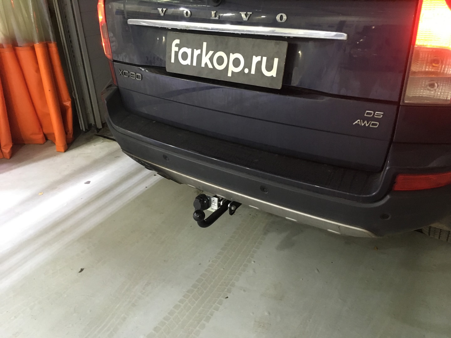 Установили фаркоп Лидер Плюс для Volvo XC90 2009 г.