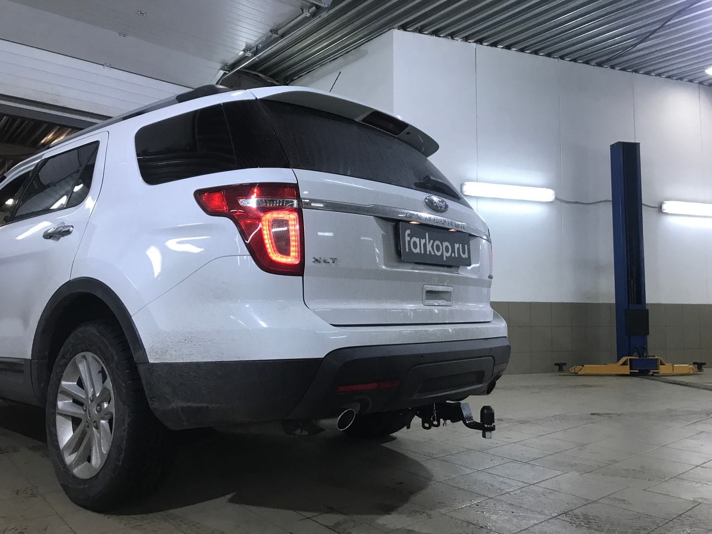 Установили фаркоп Baltex для Ford Explorer 2013 г.
