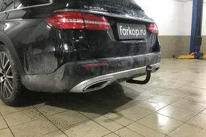 Установили фаркоп Aragon для Mercedes E-class All-Terrain 2019 г.