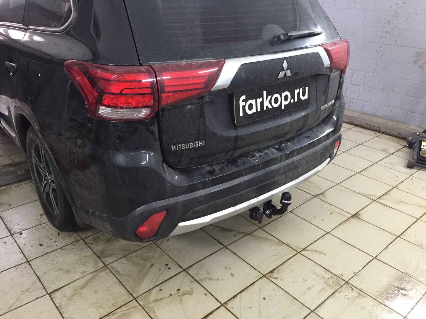 Установили фаркоп Лидер Плюс для Mitsubishi Outlander 2015 г.