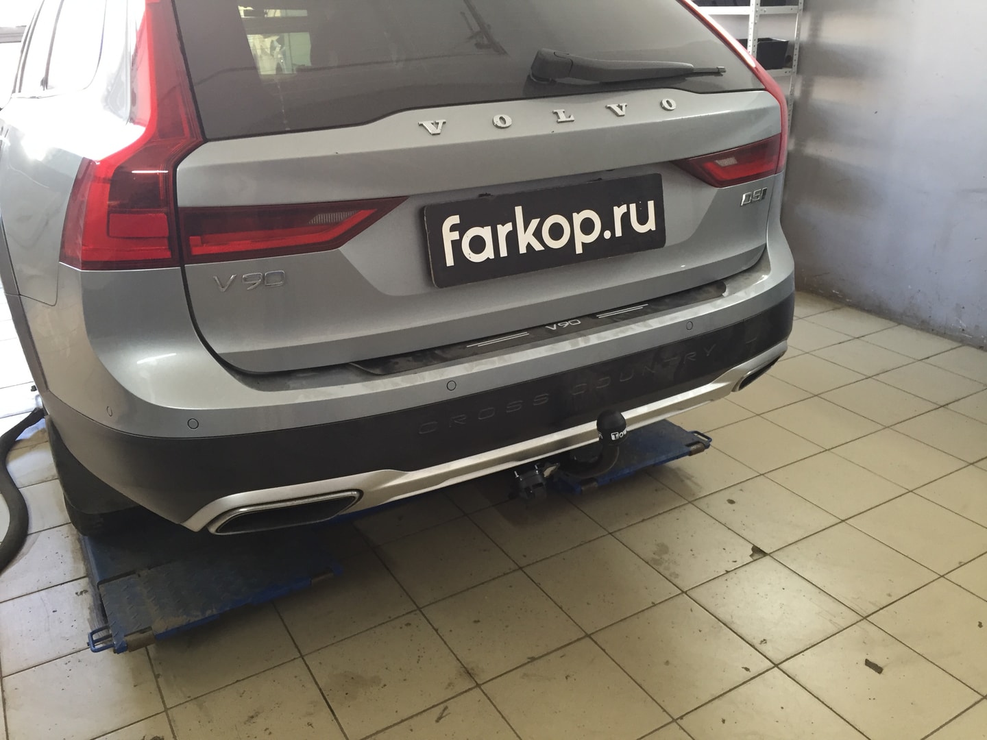 Установили фаркоп Aragon для Volvo V90 2017 г. Установили фаркоп Aragon для Volvo V90 2017 г.