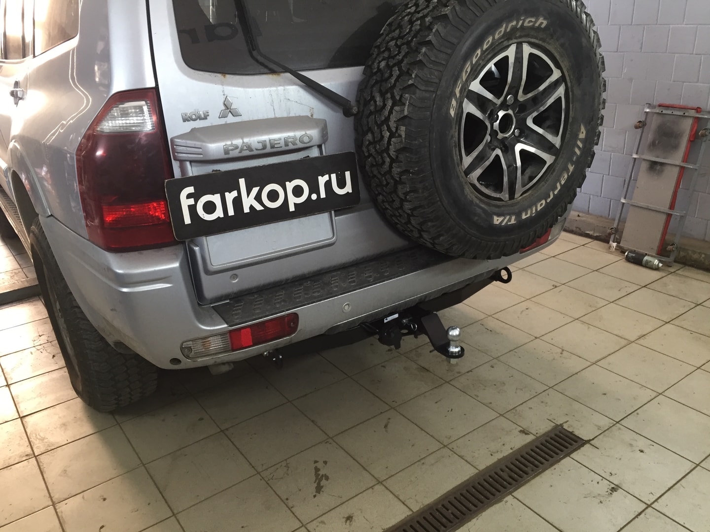 Установили фаркоп Бизон для Mitsubishi Pajero 2005 г. Установили фаркоп Бизон для Mitsubishi Pajero 2005 г.