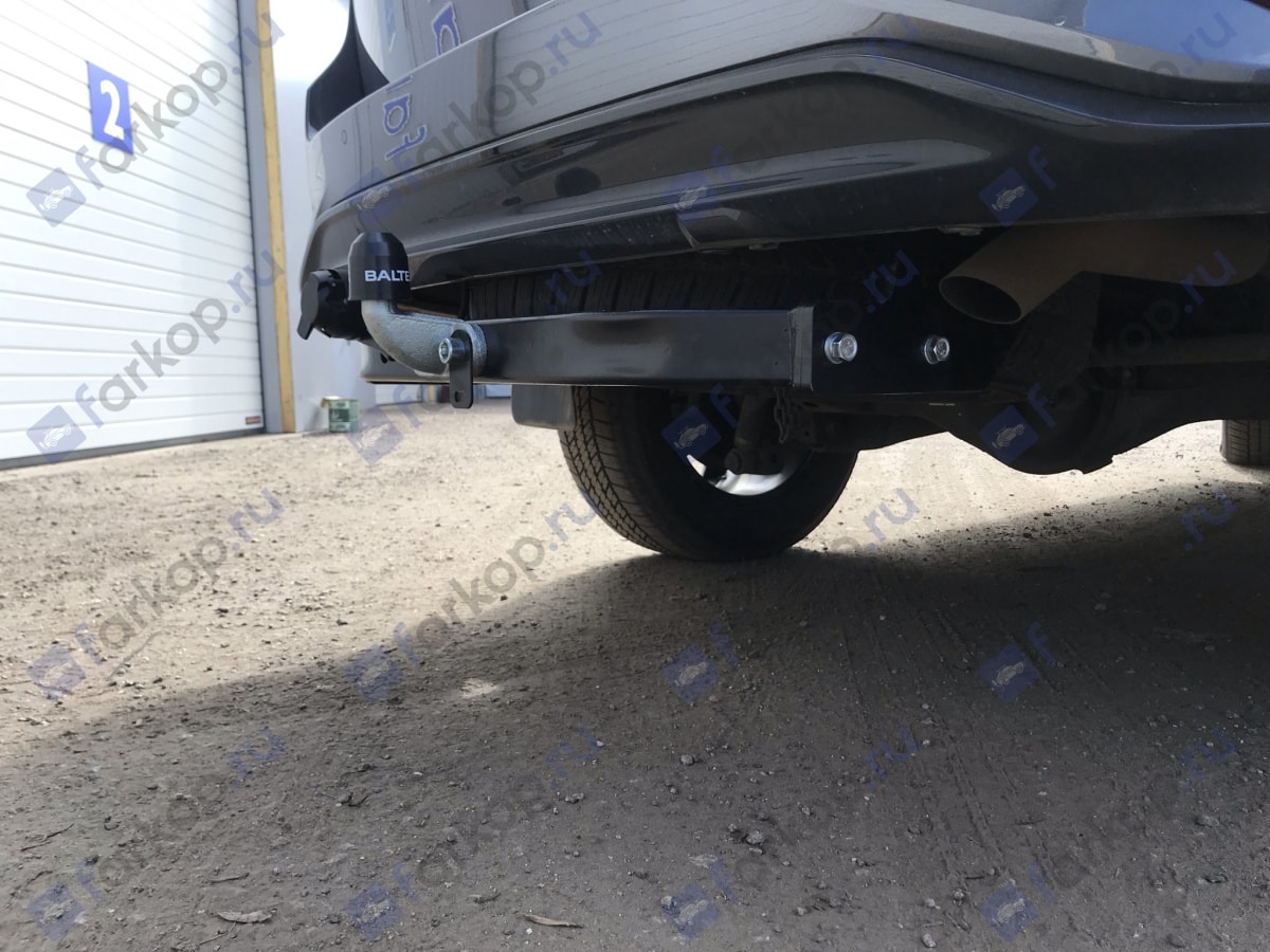 Установили фаркоп Baltex для Toyota Fortuner 2019 г.