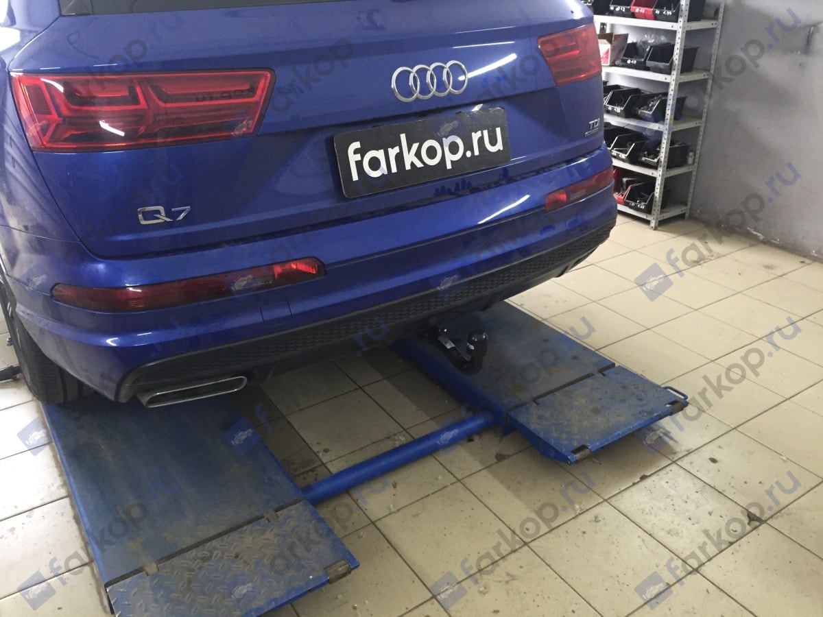 Установили фаркоп Oris для Audi Q7 2017 г. Установили фаркоп Oris для Audi Q7 2017 г.