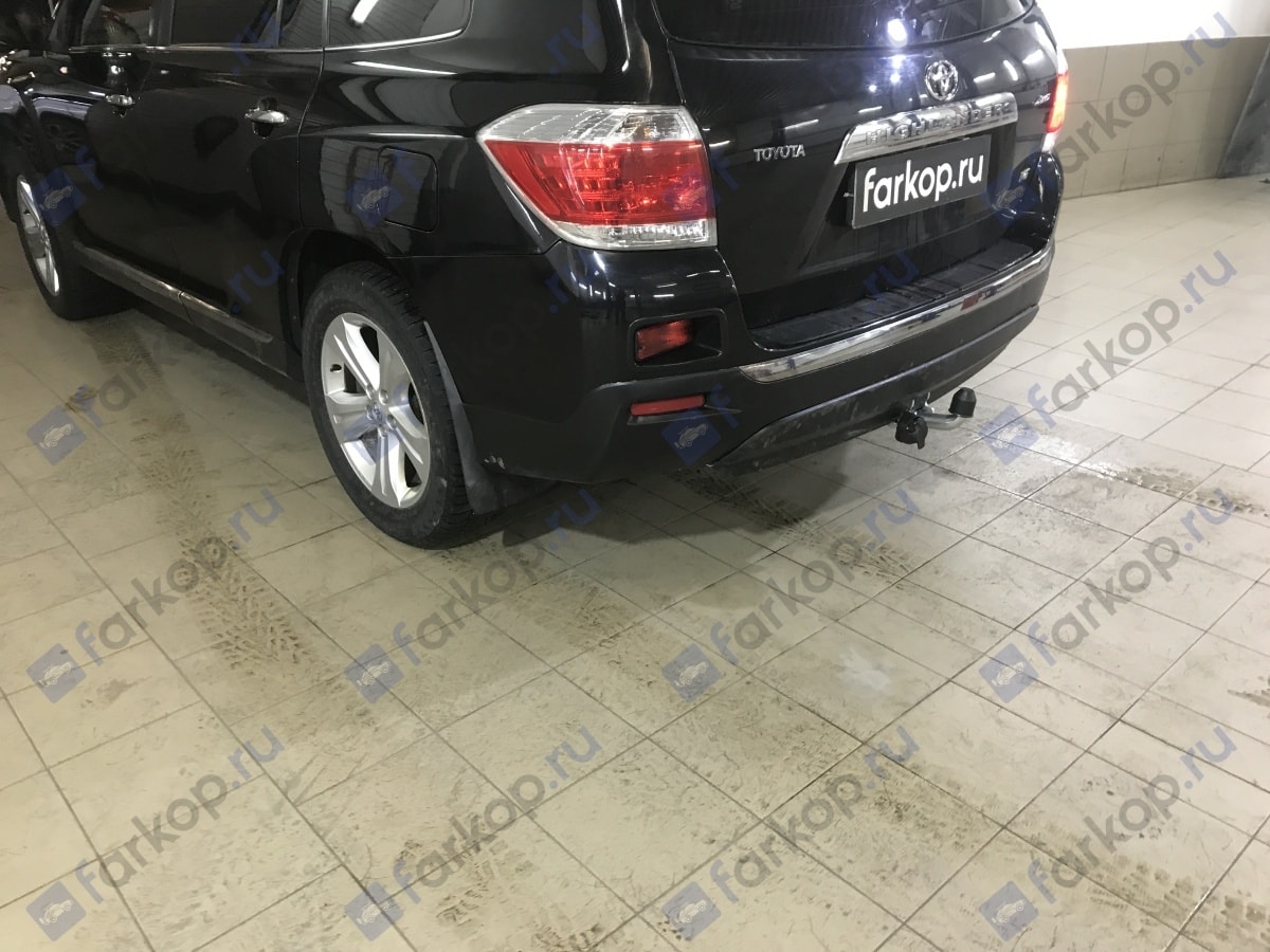 Установили фаркоп Galia для Toyota Highlander 2011 г.в. Установили фаркоп Galia для Toyota Highlander 2011 г.в.
