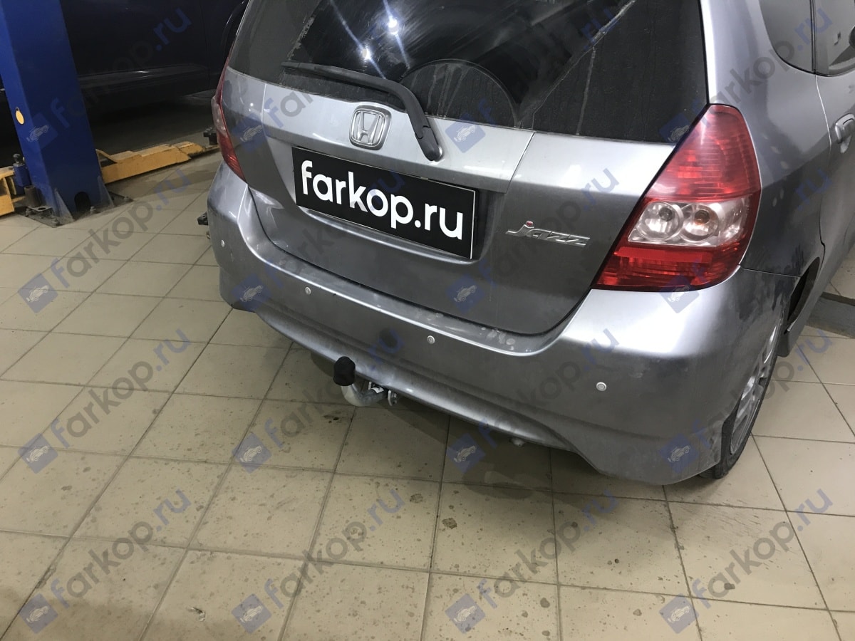 Установили фаркоп Galia для Honda Jazz 2008 г. Установили фаркоп Galia для Honda Jazz 2008 г.