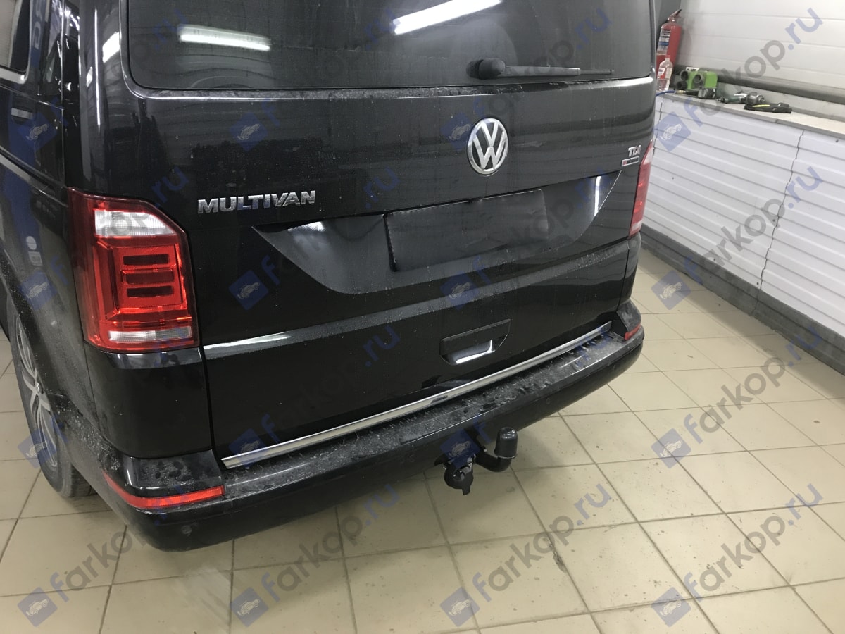 Установили фаркоп Auto-Hak для Volkswagen Multivan T6 2017 г.