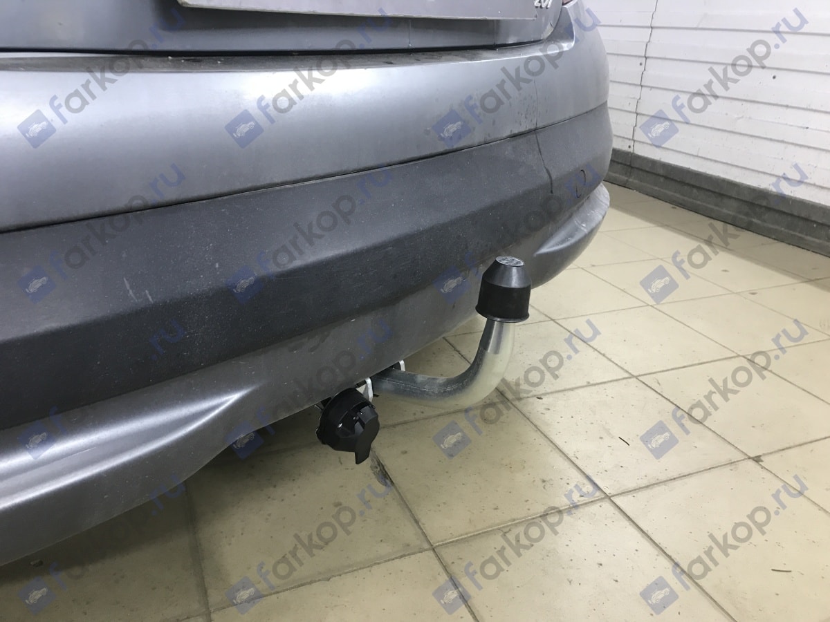 Установили фаркоп Galia для Peugeot 207 2010 г.в. Установили фаркоп Galia для Peugeot 207 2010 г.в.