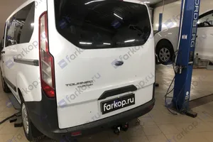 Установили фаркоп Oris для Ford Tourneo Custom 2015 г.в.