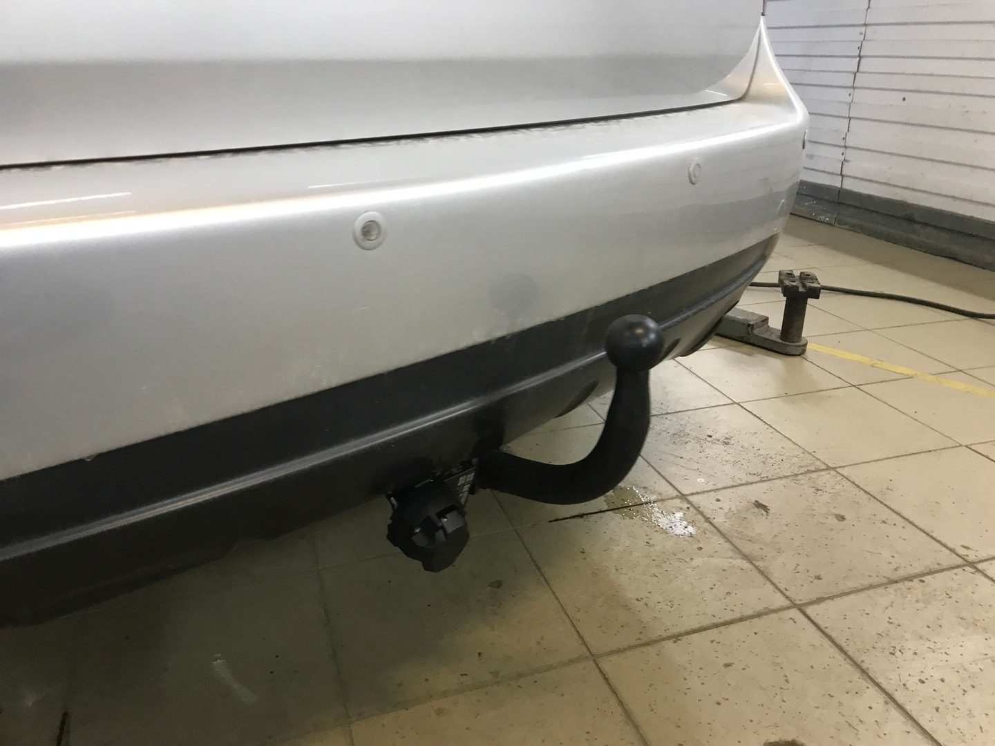 Установили фаркоп Auto-Hak для Kia Carens 2006-2012 г. в. Установили фаркоп Auto-Hak для Kia Carens 2006-2012 г. в.